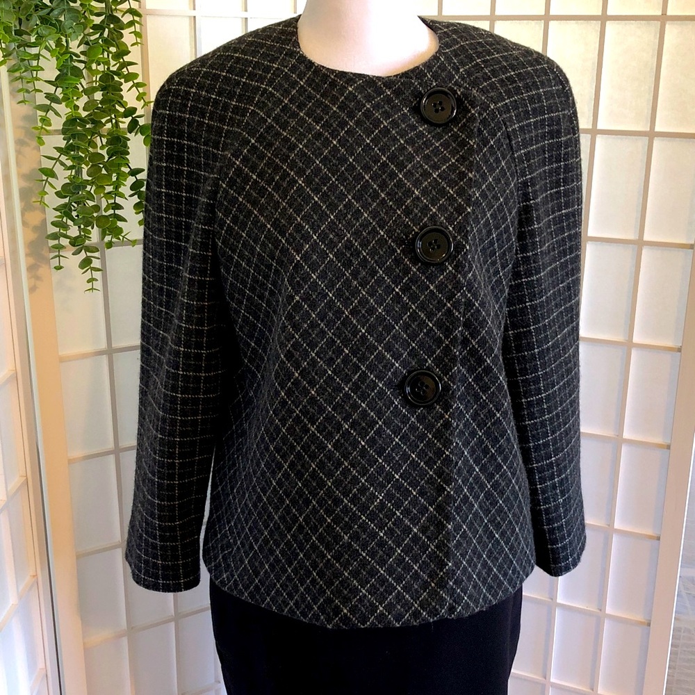 Anne Klein L/S Black & White Plaid Lambswool Jacket in Size 6.
